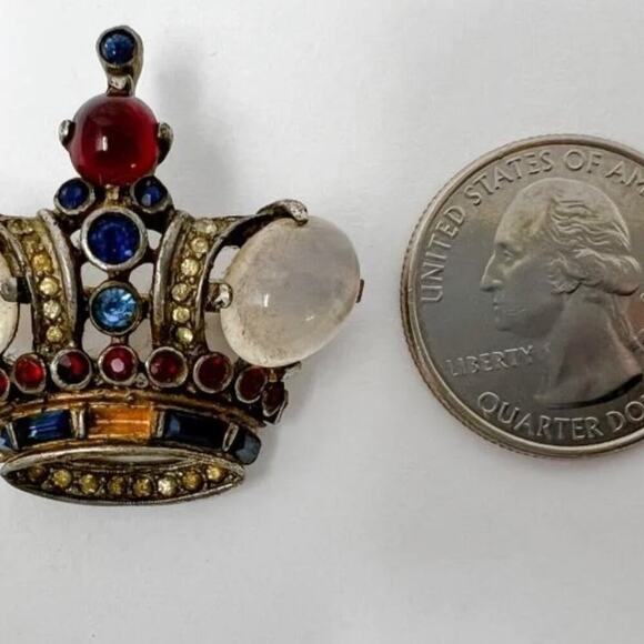 Vintage Trifari Crown Pin Brooch Jelly Belly Simulated Moonstone - Picture 5 of 8